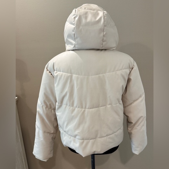 Women’s ZARA Faux leather cream puffer coat- Size XS - Picture 6 of 15